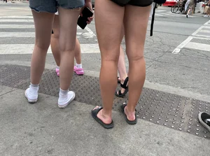 Hot teen ass and legs in short shorts