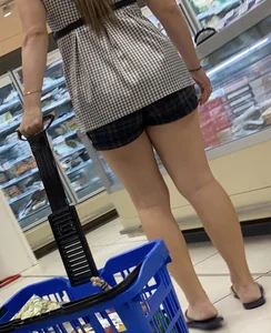 Sexy grocery store legs at the supermarket