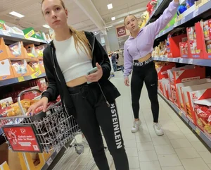 Omg🤩 Two Hot German Sisters in Nike Pro BUSTED me😂