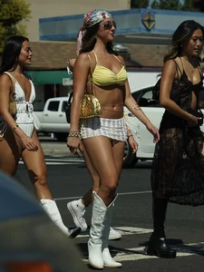 Fastshooter Post 9 - College Girls in bikinis