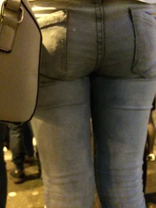 Booty in Tight Jeans Street Candid Closeup