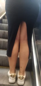 Nice legs in a long skirt creepshots