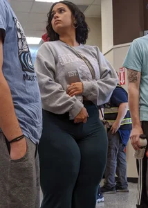 Thick curlyhead goddess in blue leggings