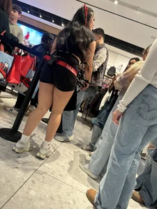 HOT LULULEMON EMPLOYEES + ( ASIAN )