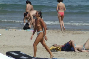 Sexy mature girls on Vilanova topless beach