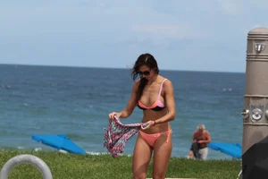 Deerfield Beach girls in bikinis