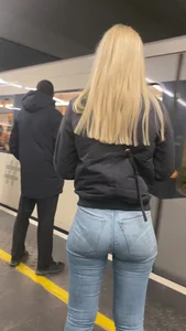 Spending qualitytime waiting for subway - Tight jeans and vpl
