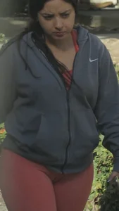Lovely Latina in leggings + cameltoe