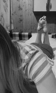 Teen girls and their feet