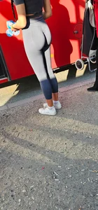 [OC] Redhair girl in tight leggins❤️