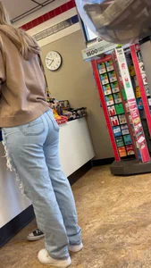 Caught By A Fresh Blonde Pawg, Then The Show Starts