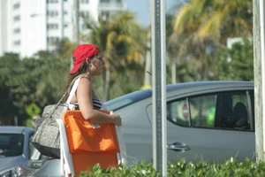 Even more hot and sexy bikini babes in Florida