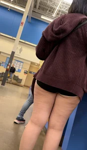 Pawg with Thick Legs