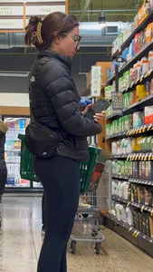 (30th Post!) Fit Chick at Whole Foods Bends Over in leggings
