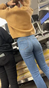 Sexy manager ass