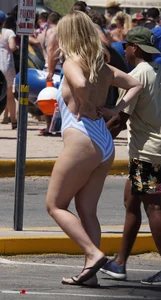 Sexy bikini girls