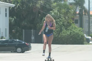 Even more hot and sexy bikini babes in Florida