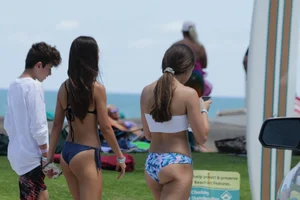 Florida beach and bikini girls
