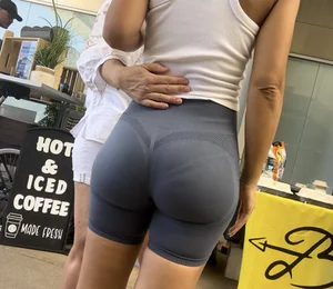 Unbelievably perfect ass on this Persian baddie at farmers market (OC)