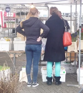 Milfs in jeans on the street creepshots