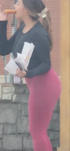 AMAZING LIL LATINA IN LEGGINGS POSING FOR ME