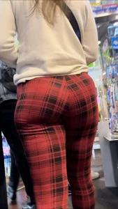 Sexy Milf in Xmas Checkered Leggings (oc)