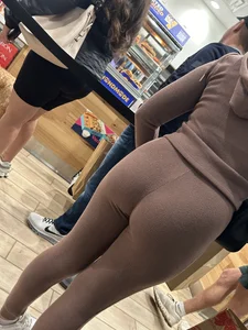 Auntie Anne’s Latina MILF