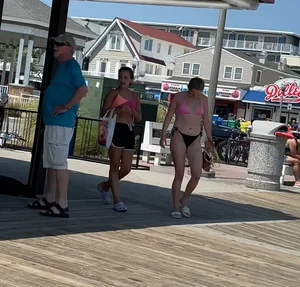 Big Butt Day on the Boardwalk