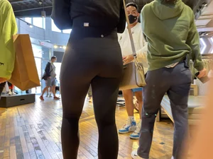 First post- Black Leggings