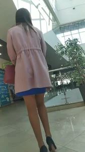 Tall chick with skinny legs at the mall creepshots