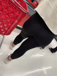 SEXY PAWG IN LULUS BEST ASS IVE SEEN IN REAL LIFE