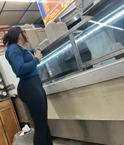 Big booty Latina in neighborhood store (oc)