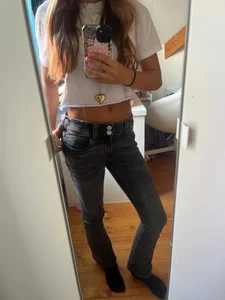 Hottie fitting pants