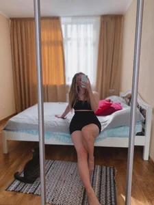 Hot blonde's erotic selfies in lingerie leaked