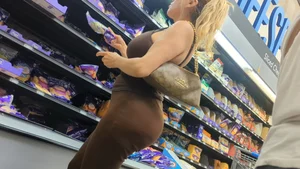 MILF Shopping in Brown Leggins