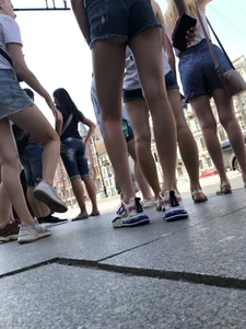 Group of Candid Girls in Mini Shorts With Amazing Legs Crossing a Street Creepshots Gallery