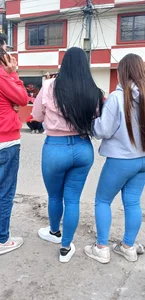 nalgas en jeans lisos