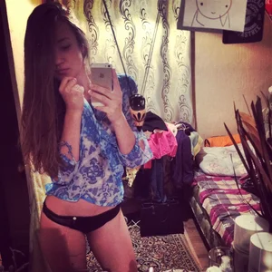 Cute Girl Bedroom Mirror Selfies in Panties