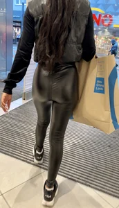 Hottest bubble ass in shiny black leggings