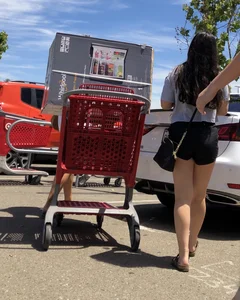 College chick in the parking lot in leggings with a nice ass and vtl