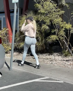 Sexy BBL gym ass