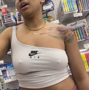 Lightskin chick with the pokies