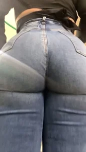 Big Juicy Booty Latina In Jeans (Not Oc)