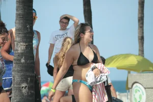 Sexy Florida beach bikini girls