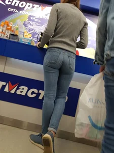 Sexy Russian babe with a great ass in tight jeans