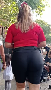 Booty Milf in Shiny Black Spandex