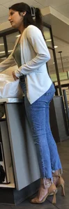 Big Latina bubble booty in tight jeans