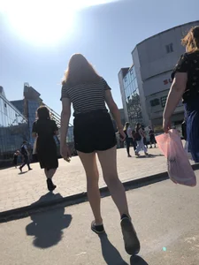 Candid teen in shorts with nice legs and booty street pics