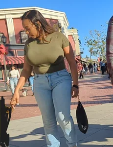 Now those are some nice mommy ballons (OC)