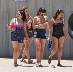 Sexy bikini girls